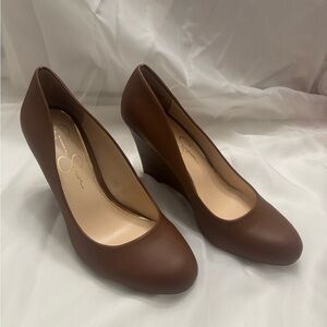 Jessica Simpson Cash / Sampson Brown Wedge Pumps – Like New